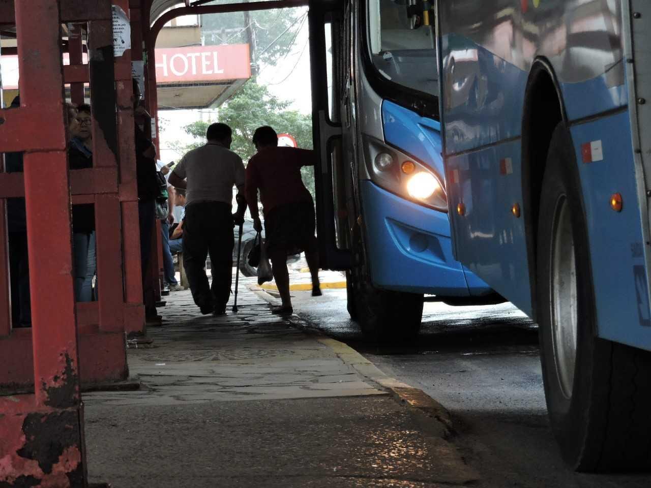 Rodovi&aacute;rios de Canoas avaliam paralisar trabalhos em maio