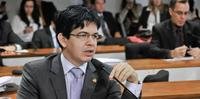 Randolfe Rodrigues se diz confiante com processo de impeachment contra Temer 