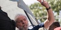 Prisão enfraquece candidatura, mas Lula mantém liderança, diz Datafolha