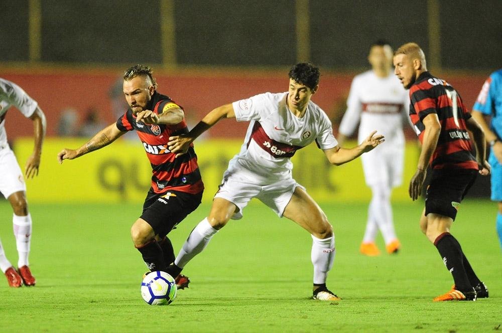 Presidente reconheceu "hora de sofrer", mas convocou foco total do Inter no Brasileir&atilde;o