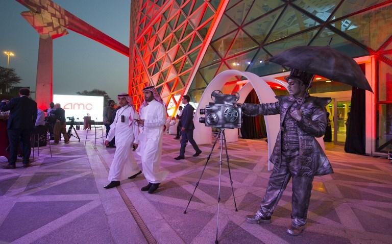 Ar&aacute;bia Saudita tem primeira proje&ccedil;&atilde;o de cinema aberta ao p&uacute;blico