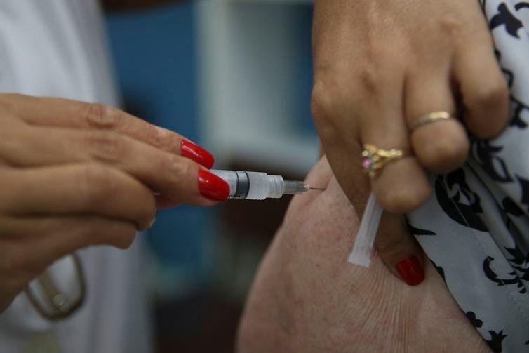 Campanha nacional de vacina&ccedil;&atilde;o contra a gripe come&ccedil;a nesta segunda