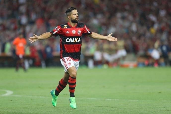 Jogador passou por tratamento intensivo ap&oacute;s sentir les&atilde;o durante jogo 