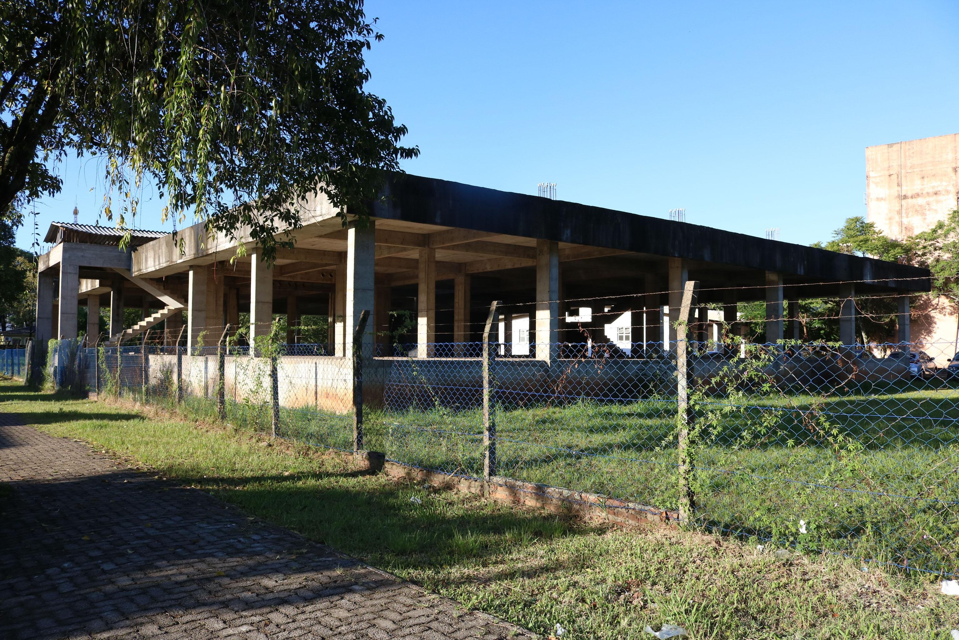 A obra come&ccedil;ou em 2012, mas os trabalhos pararam em 2013