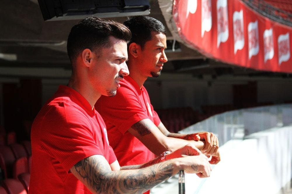 Zeca e Lucca conheceram as instala&ccedil;&otilde;es e a hist&oacute;ria do Inter