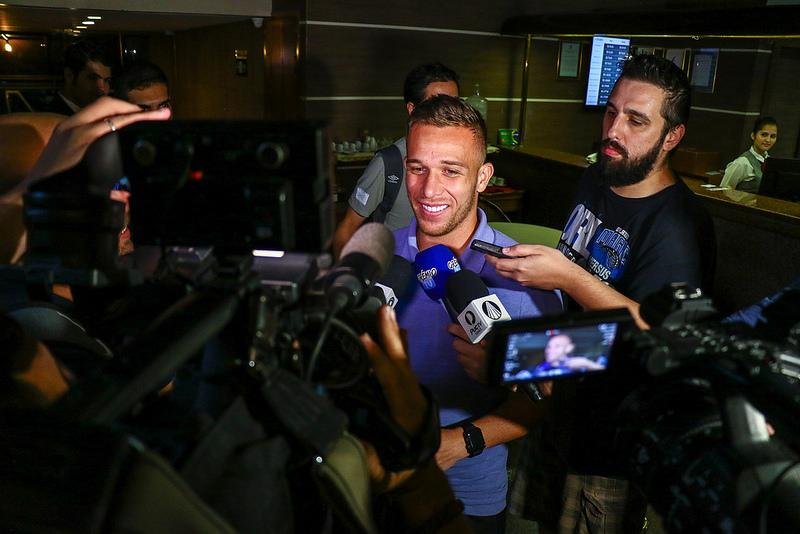 Arthur destacou jogo especial em Goi&acirc;nia
