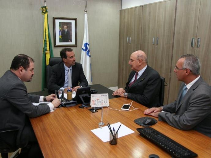 Prefeito se reuniu com ministro da Sa&uacute;de nesta ter&ccedil;a