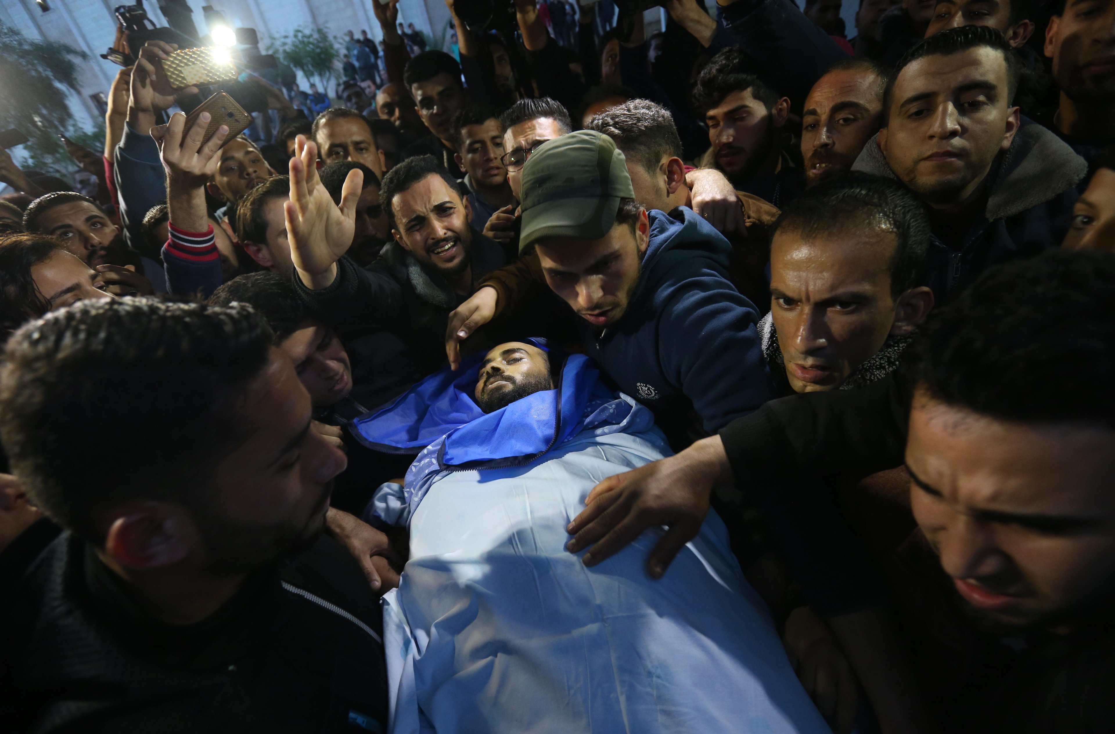 Ahmed Abu Husein estava internado desde 13 de abril, mas n&atilde;o resistiu aos ferimentos