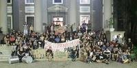Estudantes realizaram protestos contra atraso do salário dos professores