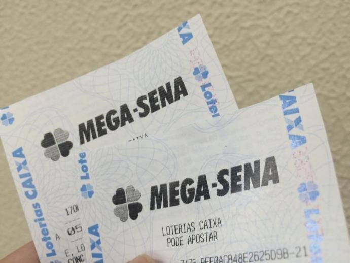 Mega-Sena ter&aacute; pr&ecirc;mio de R$ 15 milh&otilde;es no s&aacute;bado
