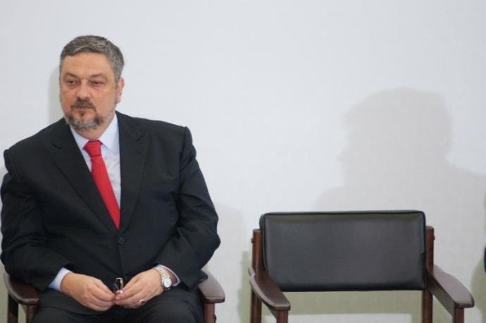 Palocci delatar&aacute; &agrave; PF de Curitiba esquemas de corrup&ccedil;&atilde;o das gest&otilde;es Lula e Dilma