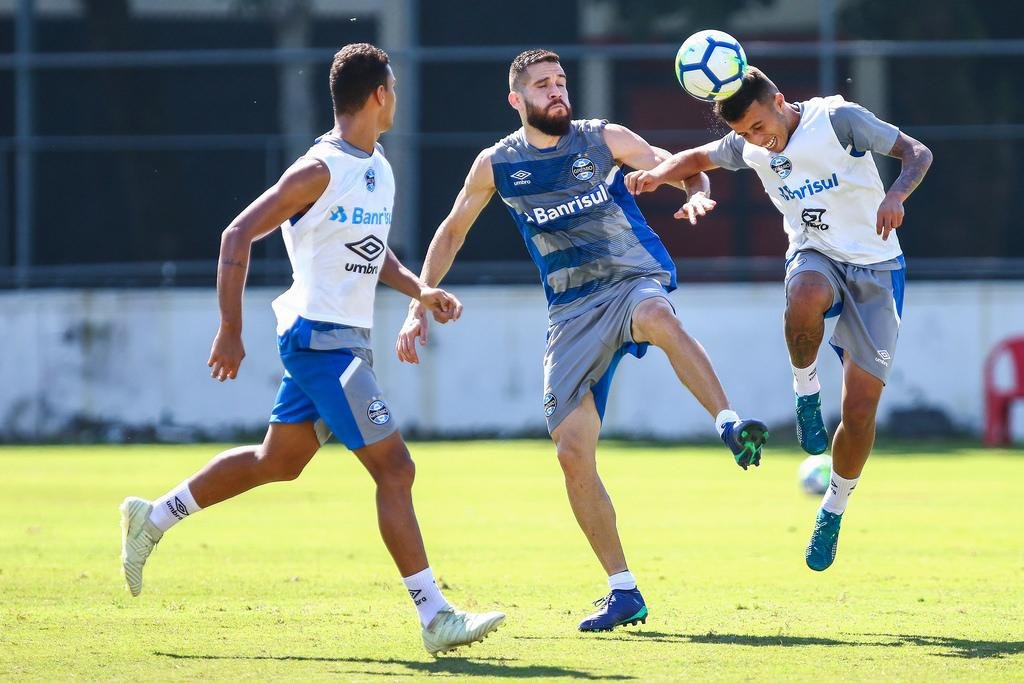 Marcelo Oliveira deve retornar a lateral do Gr&ecirc;mio contra o Botafogo