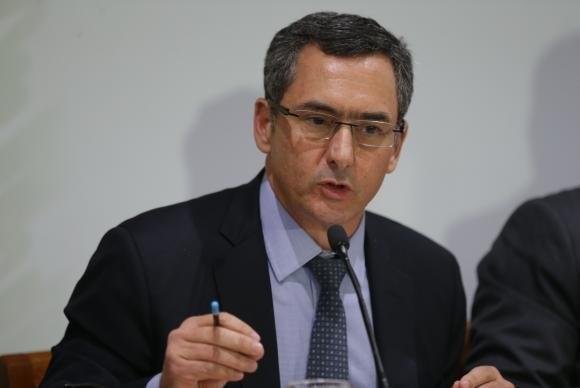 Pa&iacute;s est&aacute; confort&aacute;vel para atravessar per&iacute;odo de desvaloriza&ccedil;&atilde;o cambial, diz ministro da Fazenda