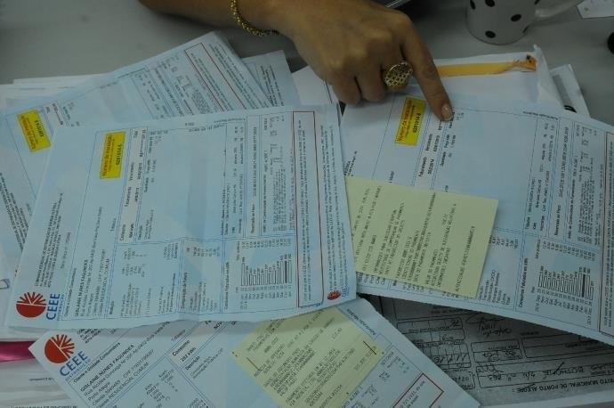 Contas de luz ter&atilde;o bandeira amarela em maio, define Aneel