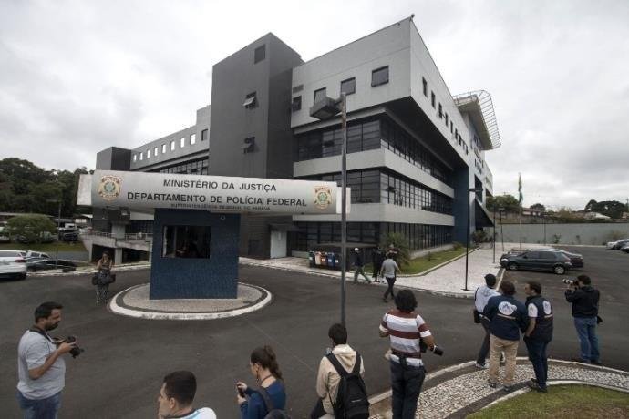 Delegados voltam a pedir transfer&ecirc;ncia de Lula da PF