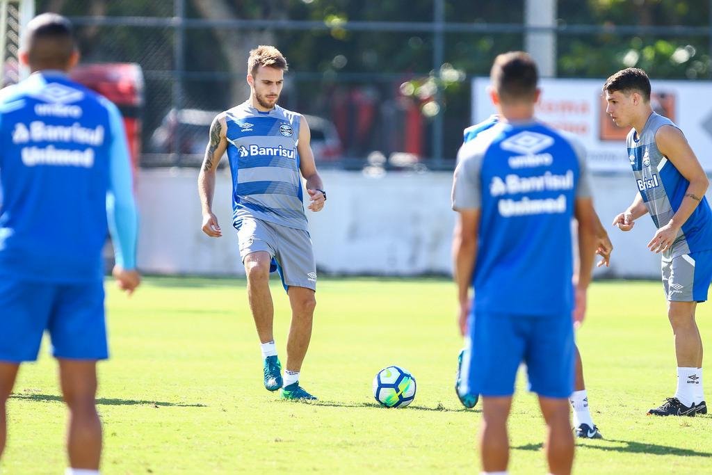 Bressan est&aacute; confirmado na equipe gremista que enfrenta Botafogo neste s&aacute;bado