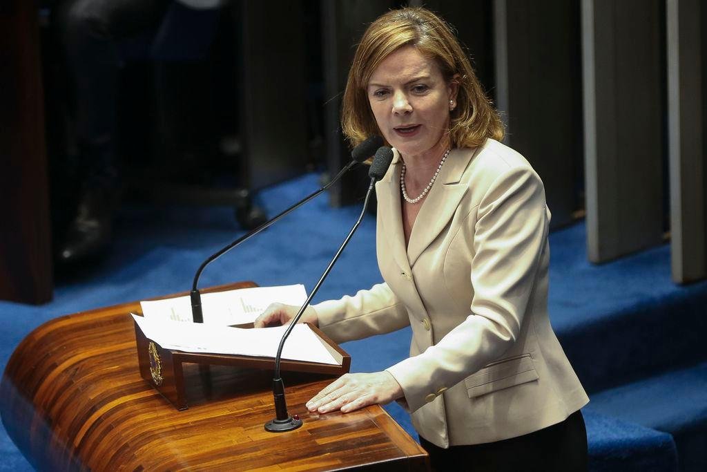 Gleisi culpa Lava Jato e Moro por ataque a tiros contra acampamento pr&oacute;-Lula