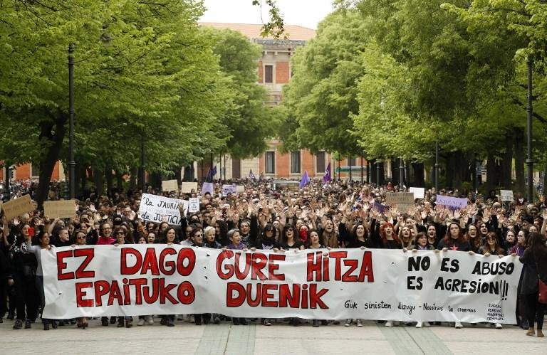 Protestos crescem na Espanha contra senten&ccedil;a de grupo acusado de estupro