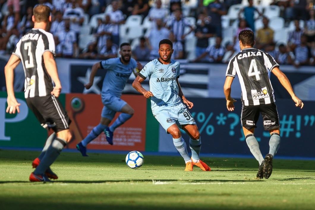 Atacante do Gr&ecirc;mio afirmou que est&aacute; ansioso para estrear na Libertadores ap&oacute;s fase de grupos