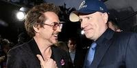 Robert Downey Jr. e Kevin Feige durante pré-estreia global de 