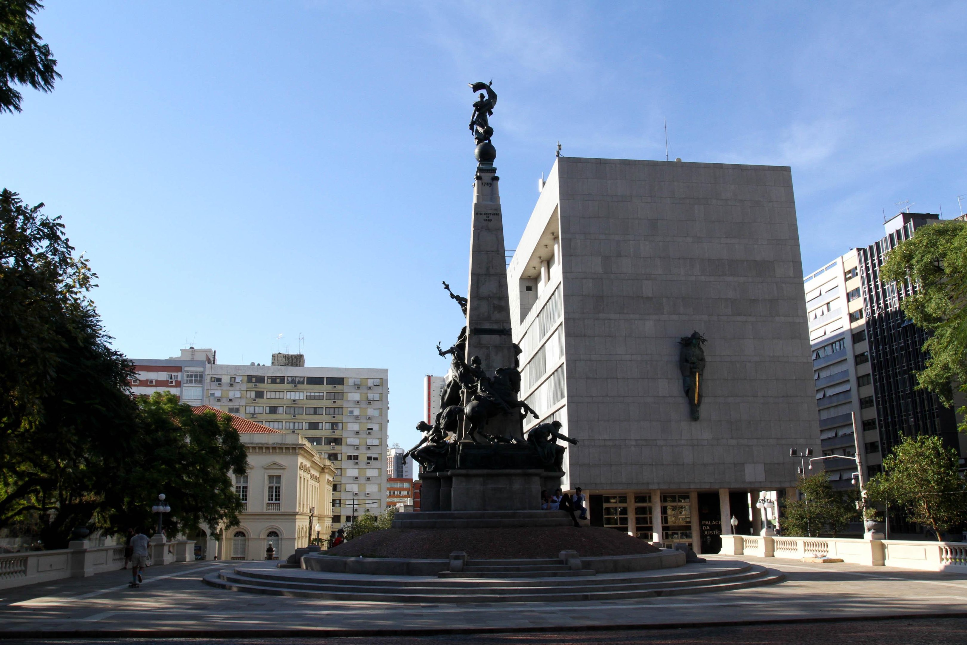 Bloqueio atmosf&eacute;rico impediu chegadas de chuvas e frentes frias