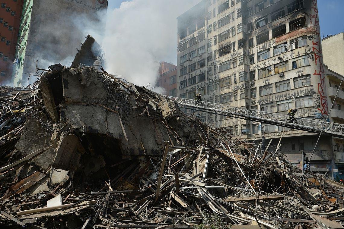 Bombeiros atualizam para 34 n&uacute;mero de desaparecidos em inc&ecirc;ndio de SP