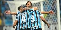 Grêmio venceu o Cerro, por 5 a 0, na Arena, e assumiu a liderança do grupo 1