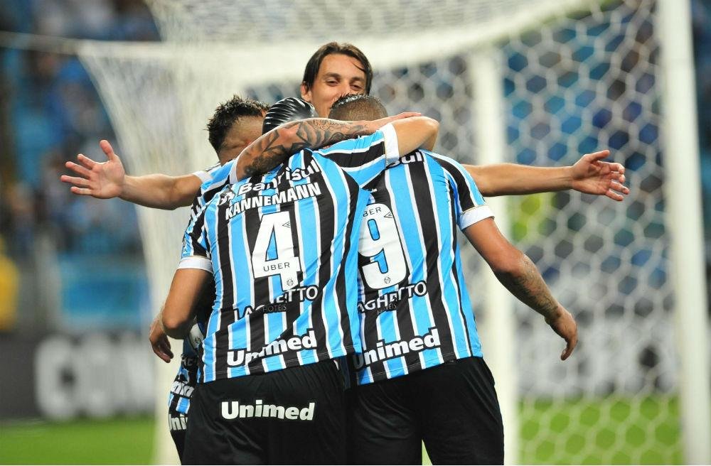 Gr&ecirc;mio venceu o Cerro, por 5 a 0, na Arena, e assumiu a lideran&ccedil;a do grupo 1