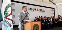 Assembleia de Minas suspende tramitação do pedido de impeachment de Pimentel 