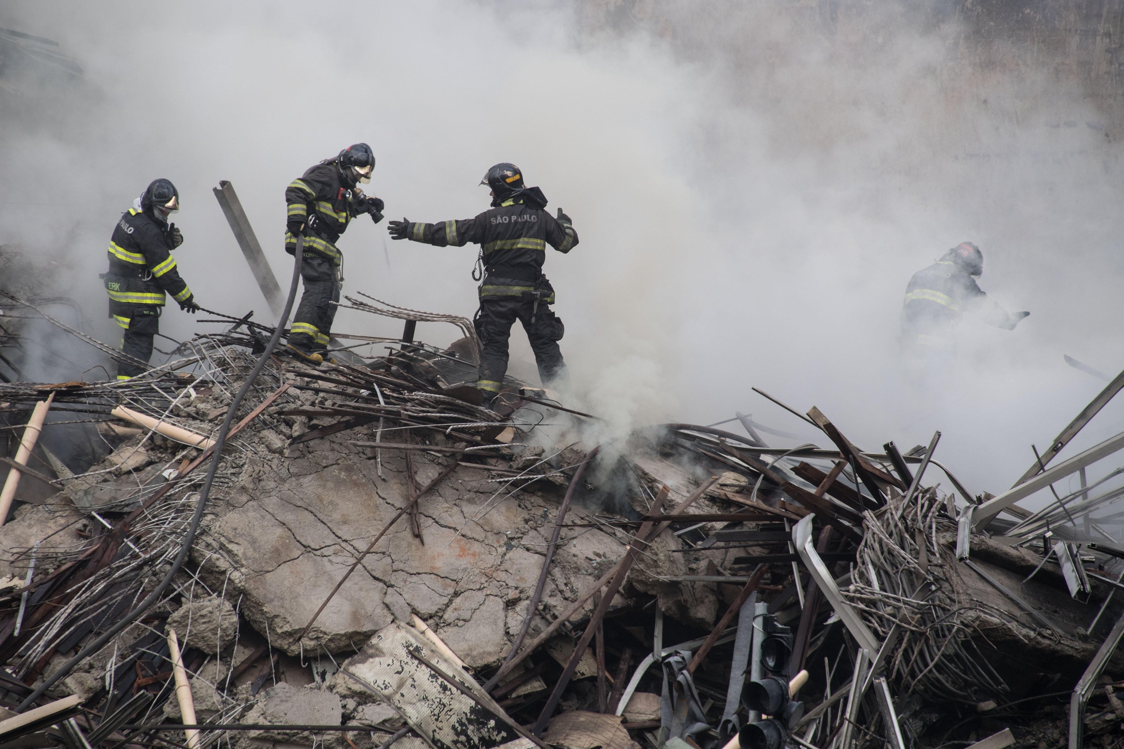 Bombeiros fazem monitoramento de trincas de forma peri&oacute;dica para garantir seguran&ccedil;a