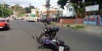 Colisão entre ônibus e motocicleta causa morte de mulher em Porto Alegre 