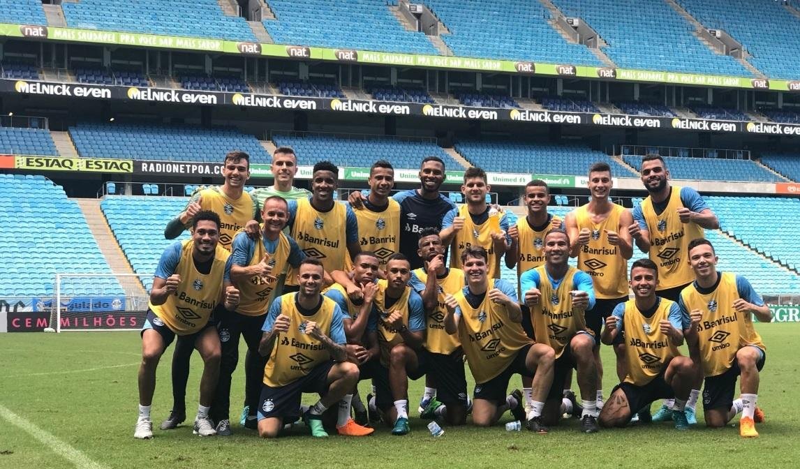 Gr&ecirc;mio faz treino fechado e rach&atilde;o &eacute; marcado por dois gols de bicicleta 