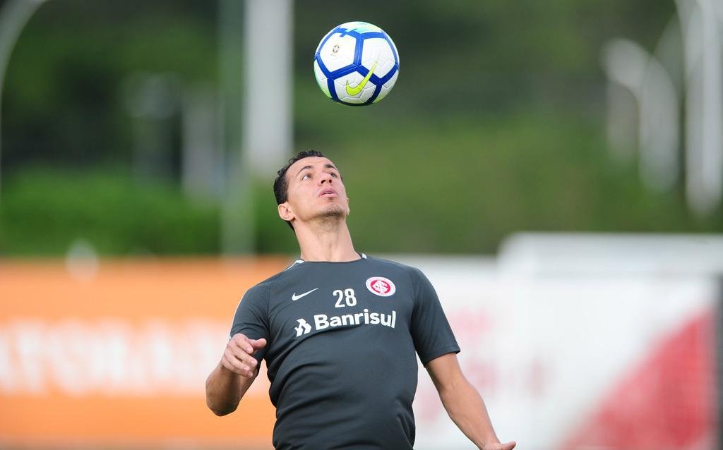 Leandro Dami&atilde;o ser&aacute; o respons&aacute;vel por fazer o Inter voltar a marcar gols