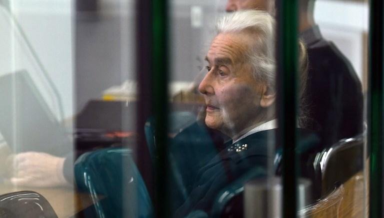 Mulher foi punida ap&oacute;s declarar que genoc&iacute;dio de judeus n&atilde;o existiu
