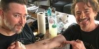 Robert Downey Jr. usou as redes sociais para divulgar a tatuagem