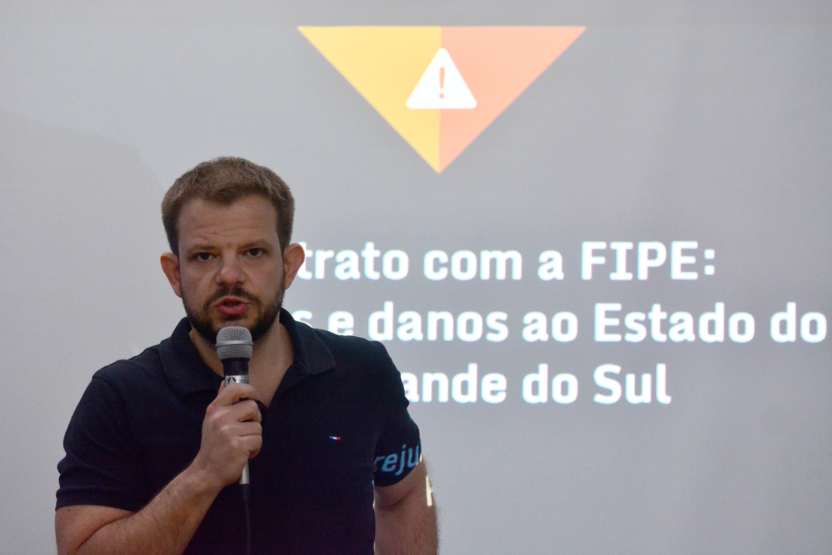 Economista da funda&ccedil;&atilde;o aponta duplicidade de gastos e falta de garantis de que trabalho seja entregue