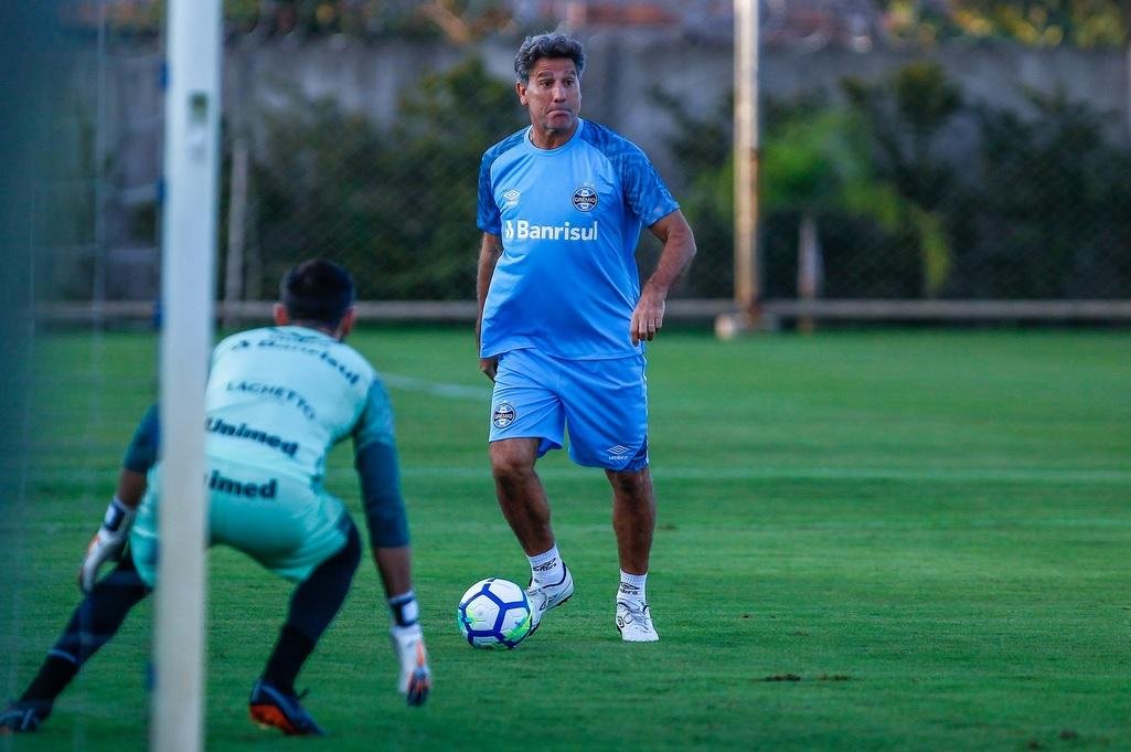 Renato usar&aacute; jogo contra Goi&aacute;s para escolher substituto de Ramiro no Gre-Nal