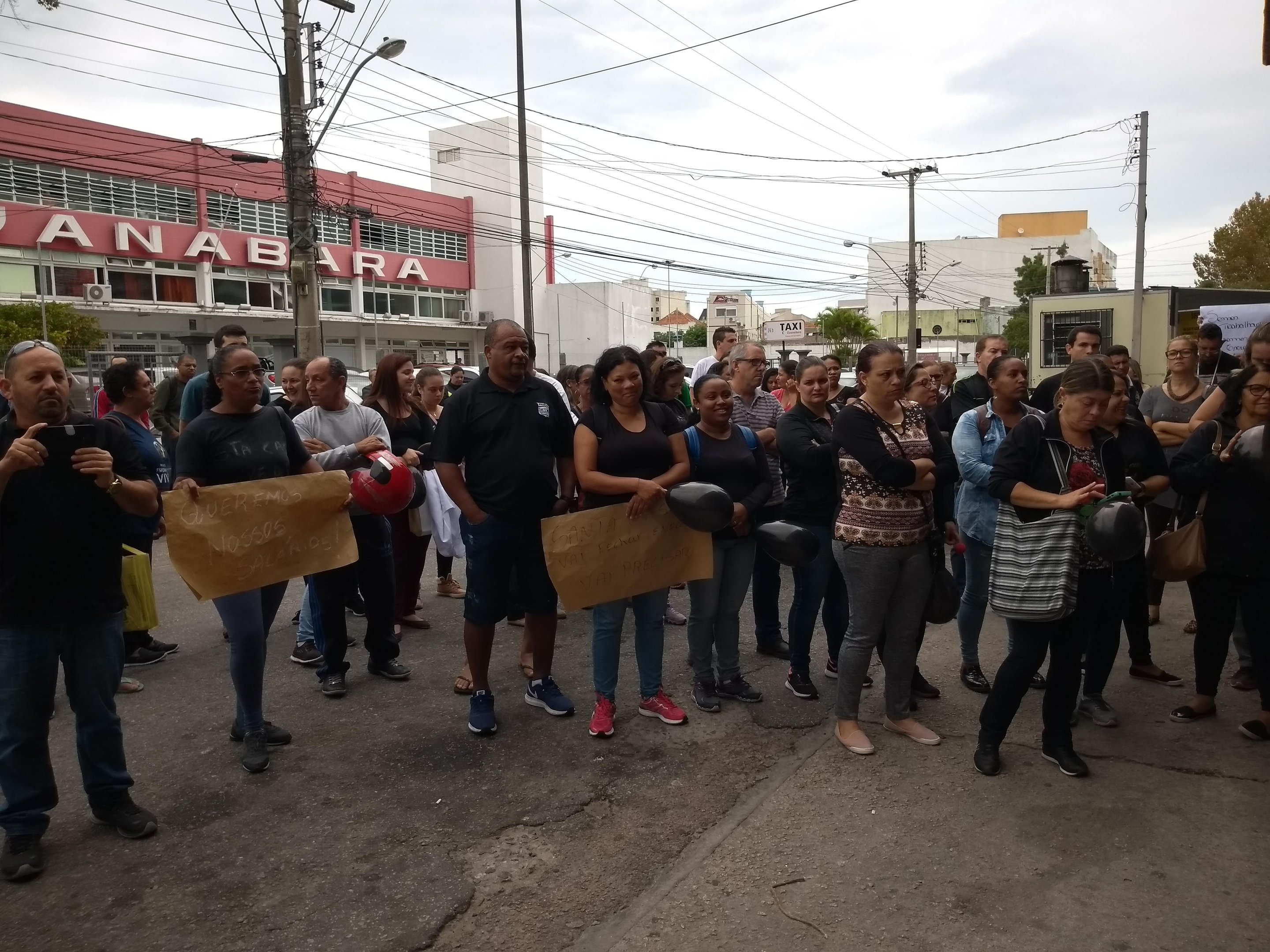 Ato ocorreu em frente ao hospital, que &eacute; refer&ecirc;ncia para 22 cidades