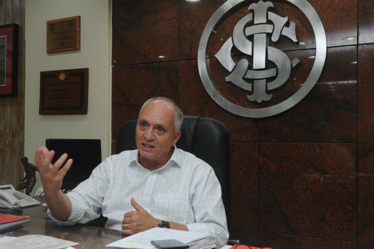 Medeiros condenou protesto em pr&eacute;dio de Roberto Melo