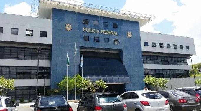 Jornalistas de Porto Alegre lan&ccedil;am livro sobre os &uacute;ltimos esc&acirc;ndalos pol&iacute;ticos no pa&iacute;s