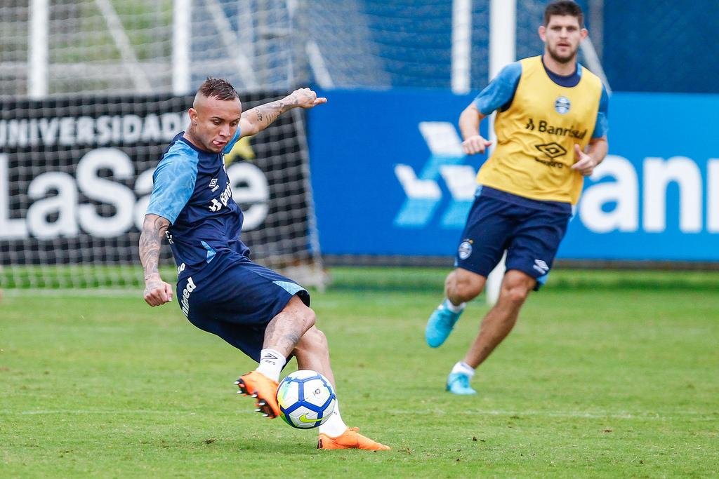 Atacante acredita que derrota do &uacute;ltimo cl&aacute;ssico passou pela desaten&ccedil;&atilde;o do Tricolor