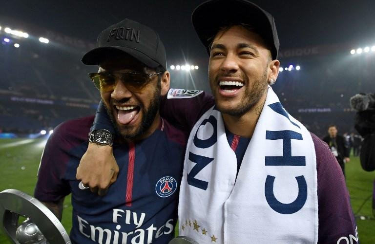 Neymar comemorou os t&iacute;tulos do PSG na temporada no &uacute;ltimo s&aacute;bado