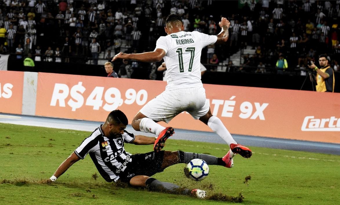Vit&oacute;ria veio no segundo tempo, em jogo de muita disputa