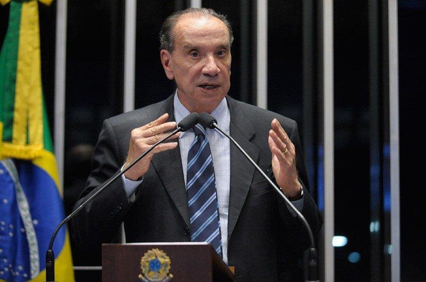 Chanceler instruiu a embaixada brasileira a solicitar a libera&ccedil;&atilde;o completa dos registros
