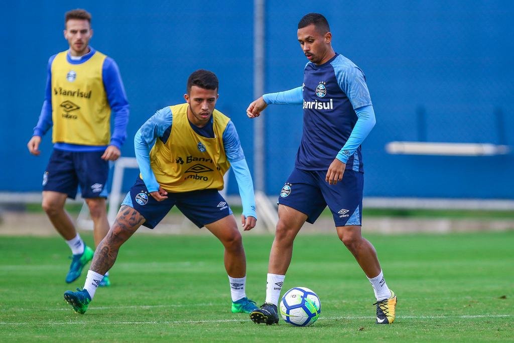 Lima disse que pode jogar aberto pelo lado esquerdo