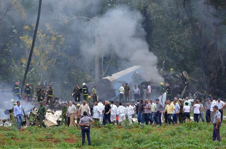 Tr&ecirc;s pessoas sobrevivem a queda do avi&atilde;o em Cuba 