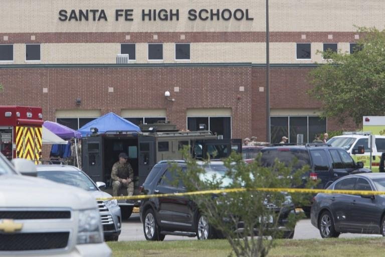 Sobe para dez o n&uacute;mero de mortos no ataque em escola do Texas 