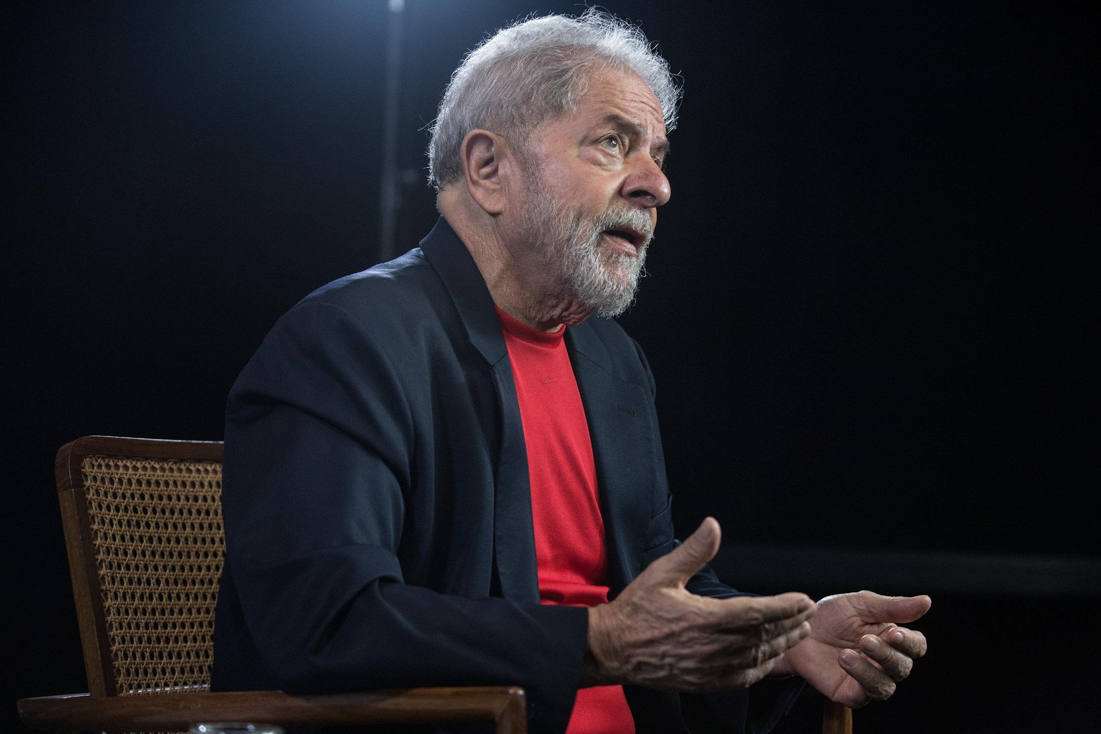 Benef&iacute;cios de Lula foram suspensos por juiz