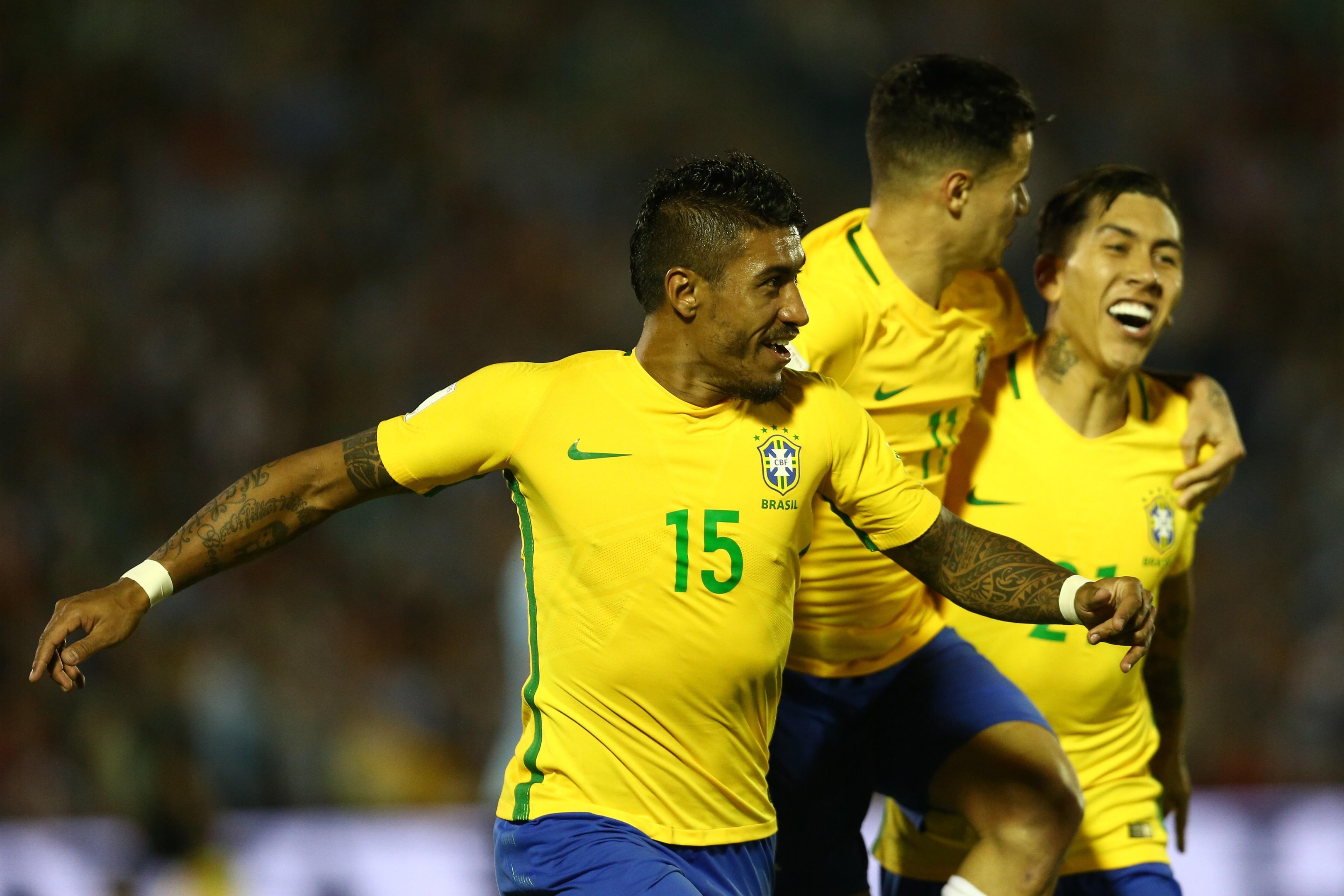 Tr&ecirc;s jogadores ir&atilde;o se unir ao grupo na chegada &agrave; Inglaterra