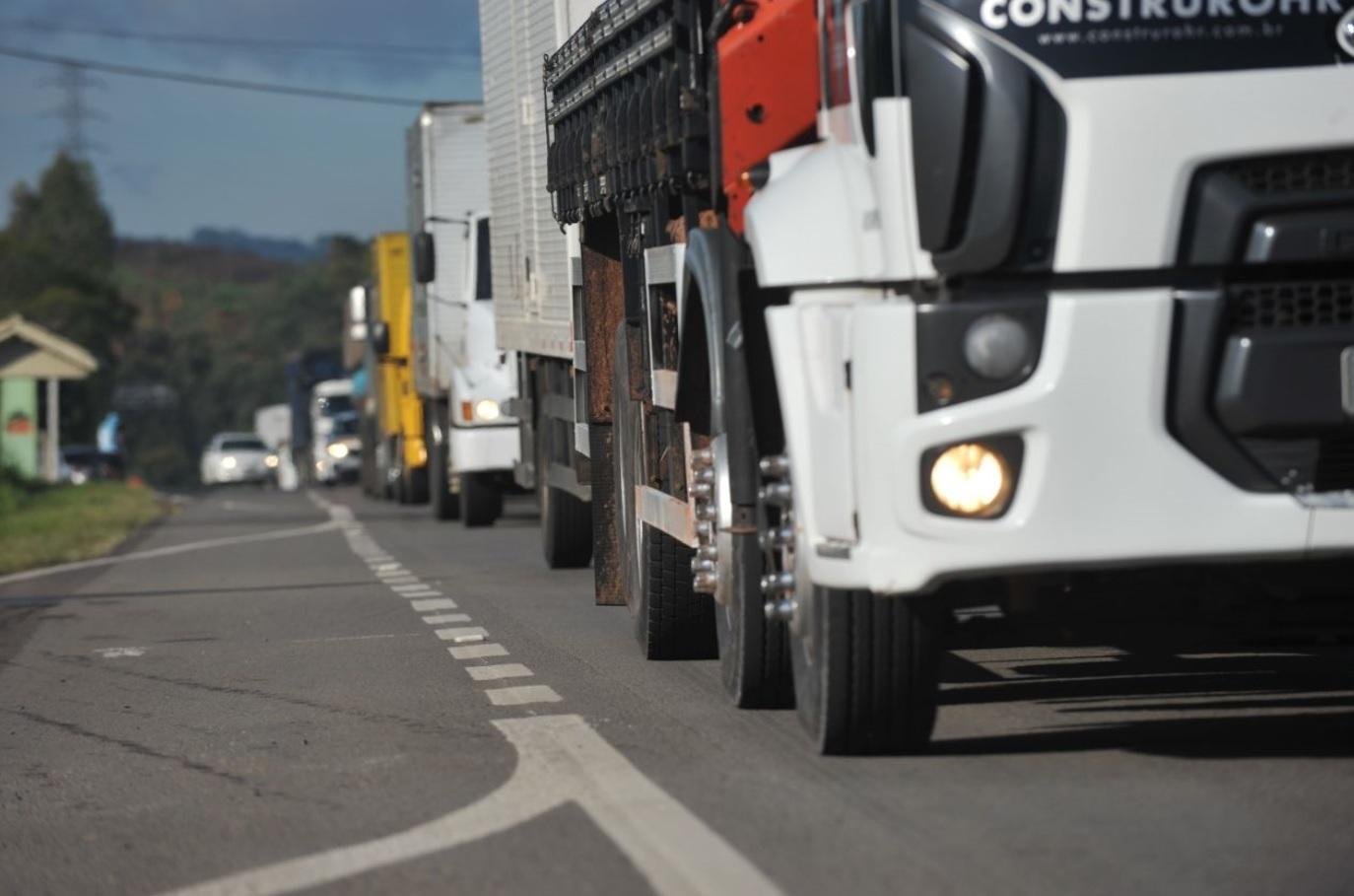 Caminhoneiros realizam protestos em estradas de nove cidades ga&uacute;chas 